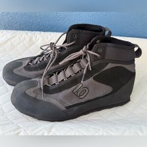 Five Ten Tennie Shoes Mens Black Hiking Amphibious size 10